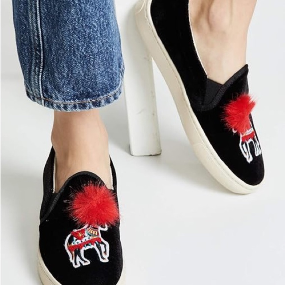 Soludos | Women's Velvet Show Pony Sneaker Black Size 9.5 - Picture 2 of 6